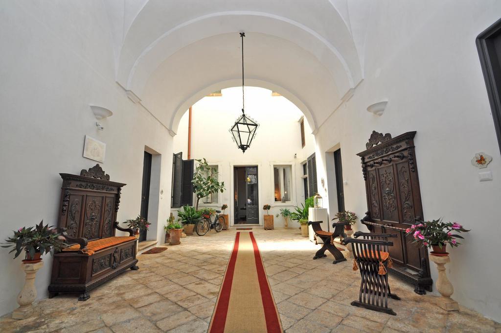 Palazzo De Donatis B&B Melissano Exterior photo